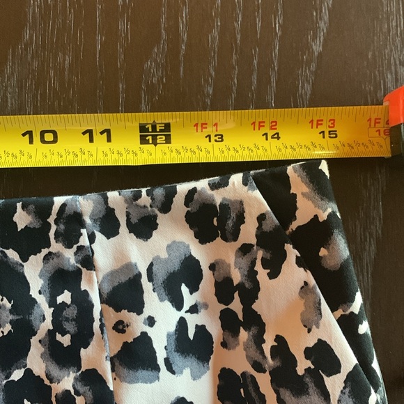 New Mossimo women’s pencil skirt midi leopard pockets size 10 office artsy boho - Picture 14 of 15